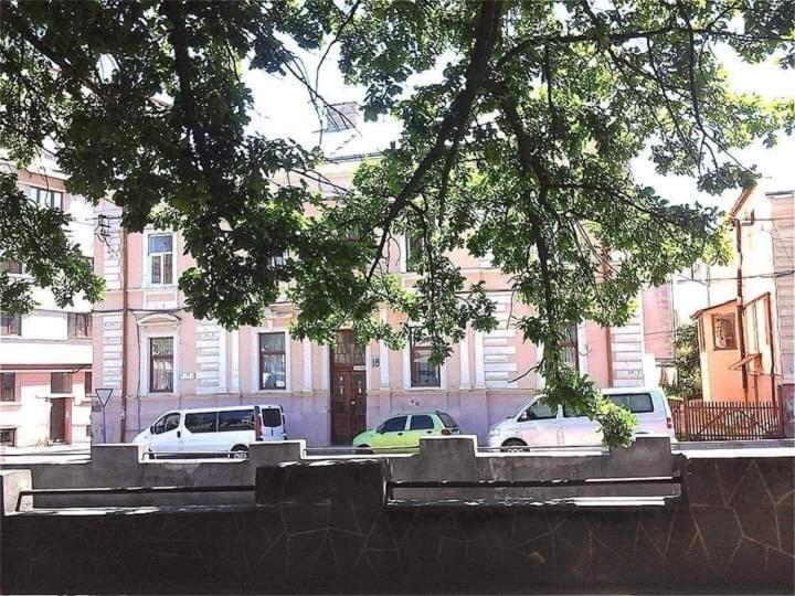 Простора 2-Кімн Квартира В Центрі Чернівців На Турецькій 18 Завжди Зі Світлом Exterior foto